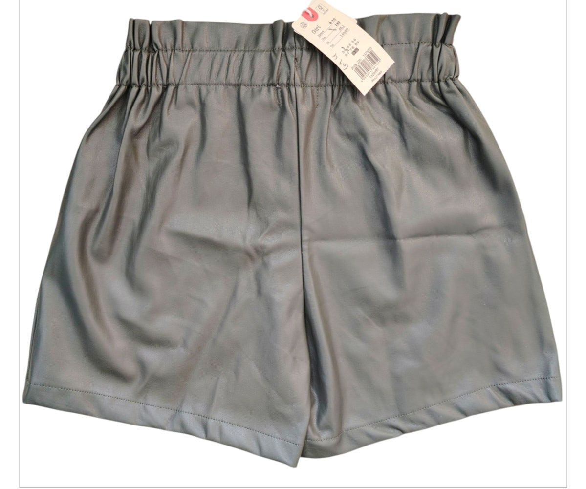 Short simili cuir fille OVS          (9 -10 ans )